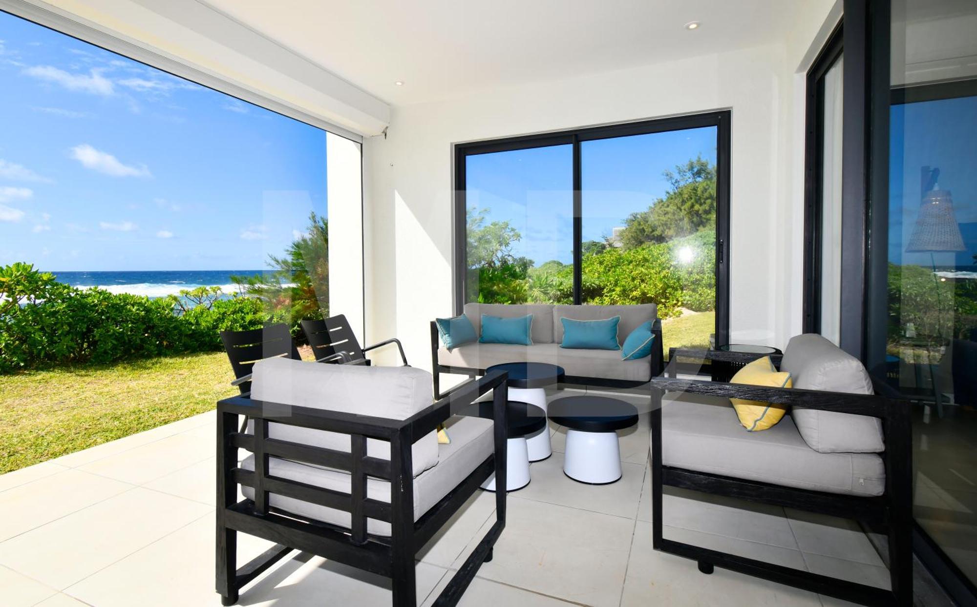 White&Blue Beachfront Luxury Poste Lafayette Екстер'єр фото